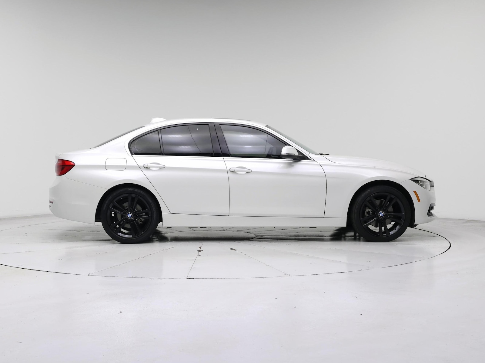 2018 BMW 3 Series 330i - Photo 8