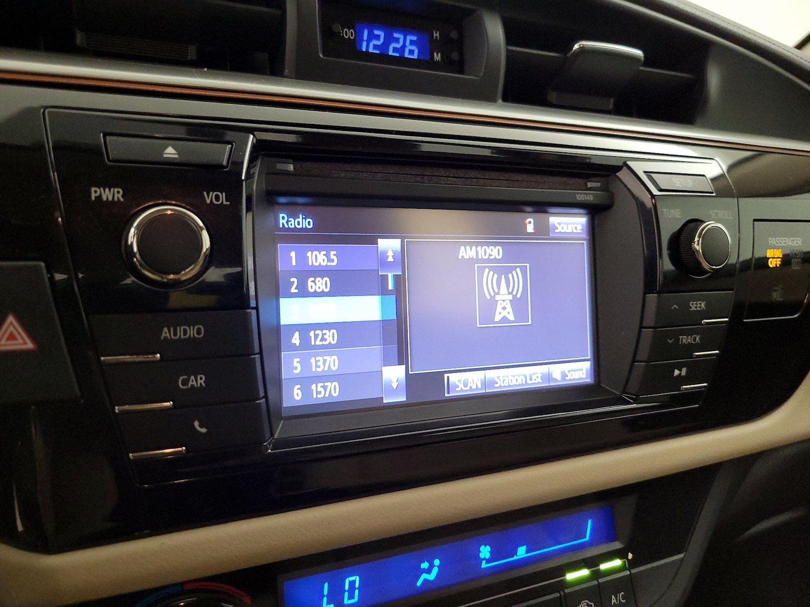 2014 Toyota Corolla LE - Photo 16