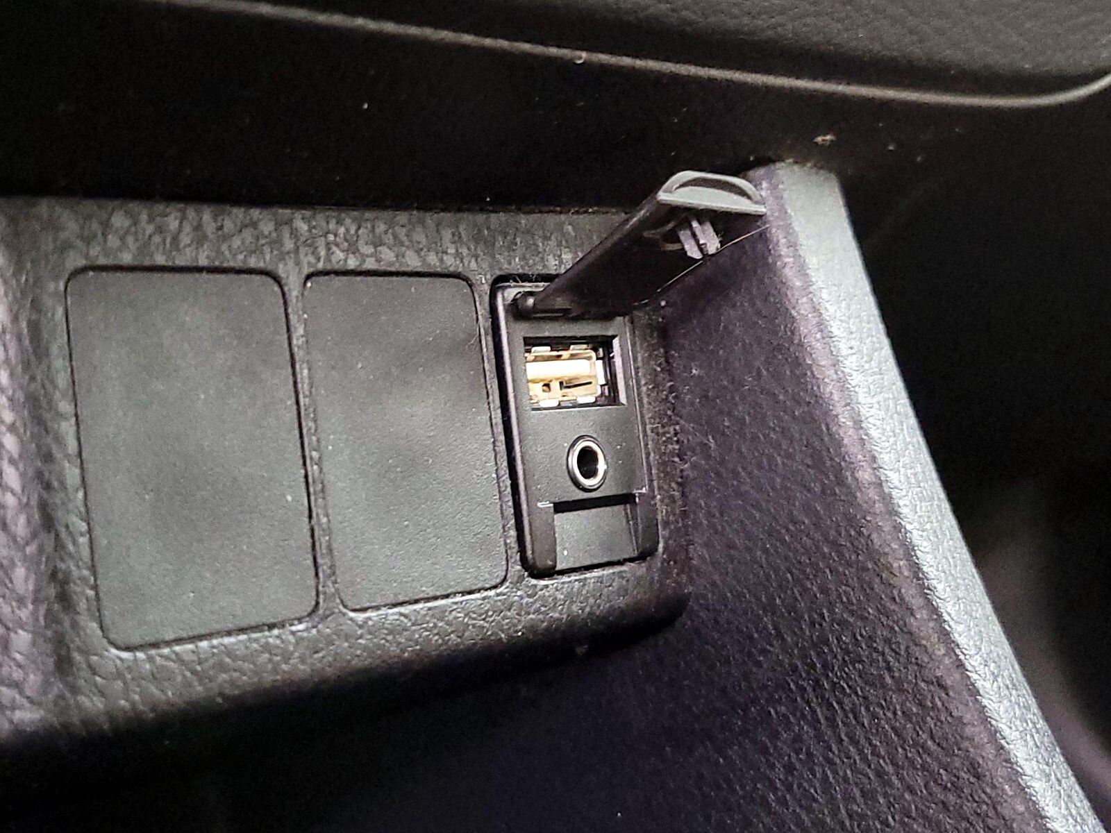 2014 Toyota Corolla LE - Photo 19