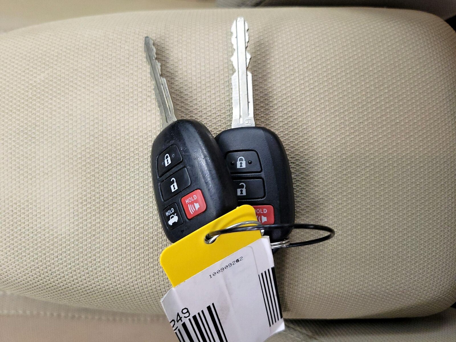 2014 Toyota Corolla LE - Photo 24