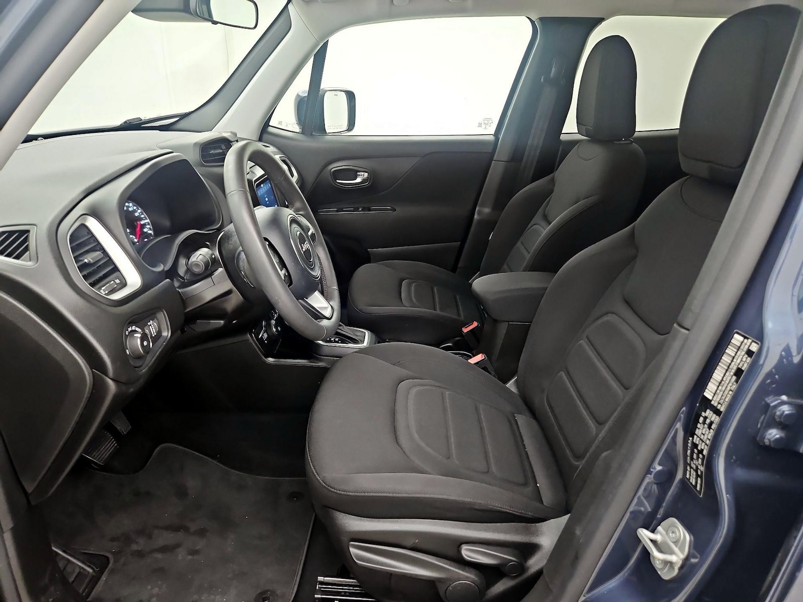 2021 Jeep Renegade Latitude - Photo 12