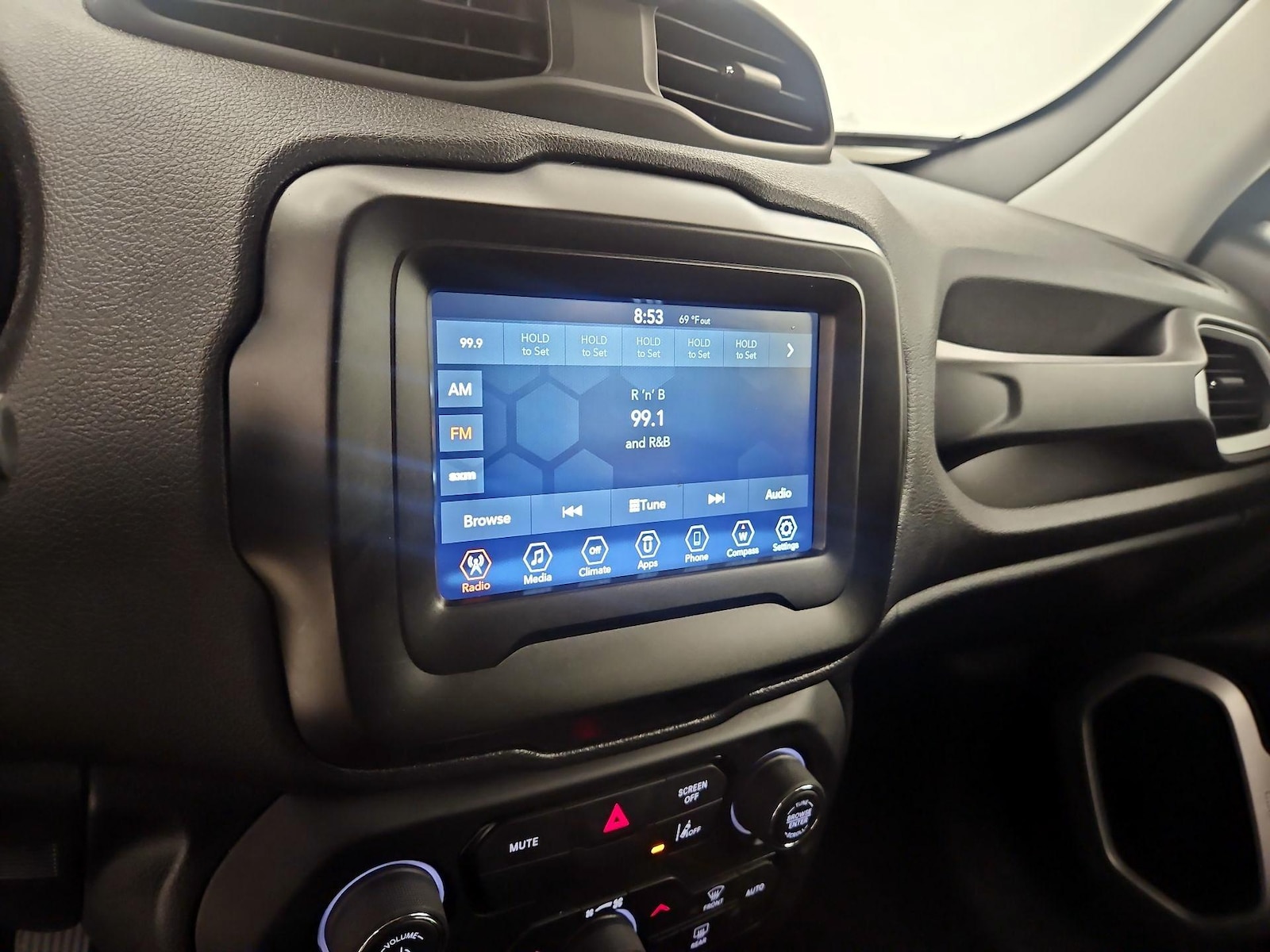 2021 Jeep Renegade Latitude - Photo 17
