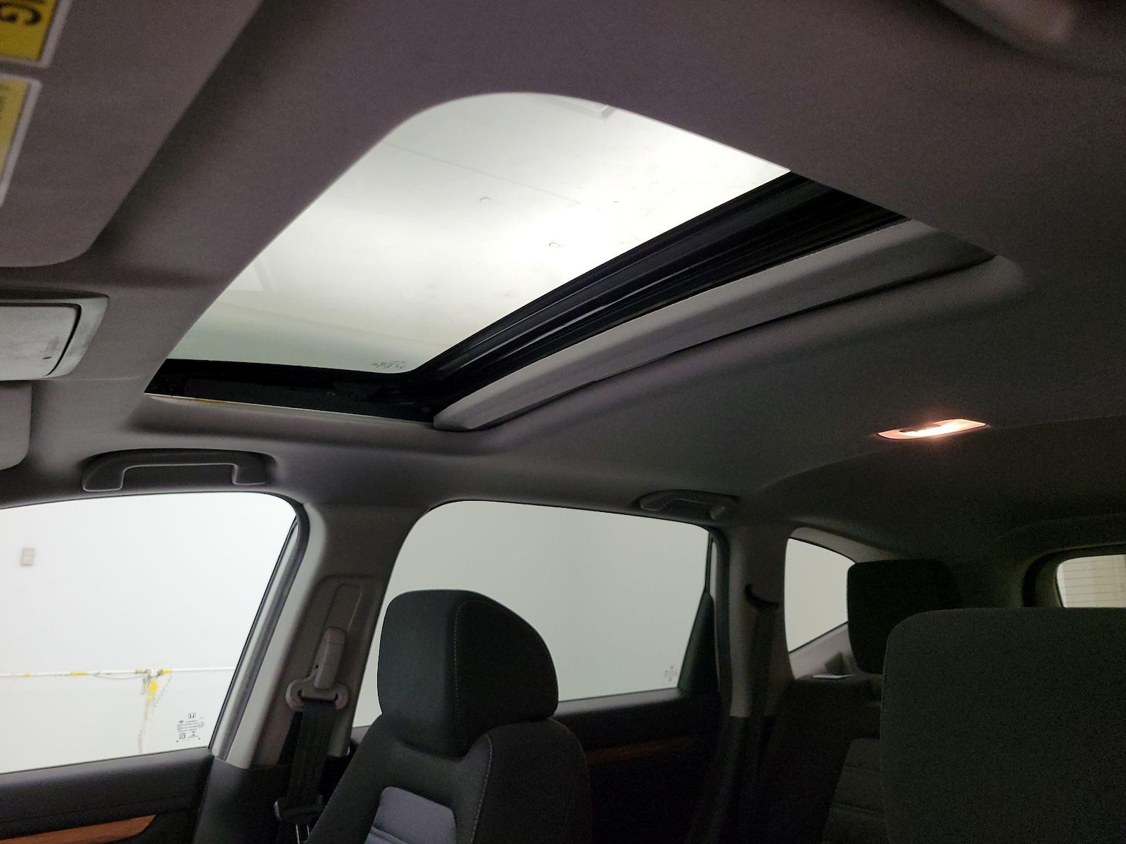 Sunroof(s) & Overhead Airbags