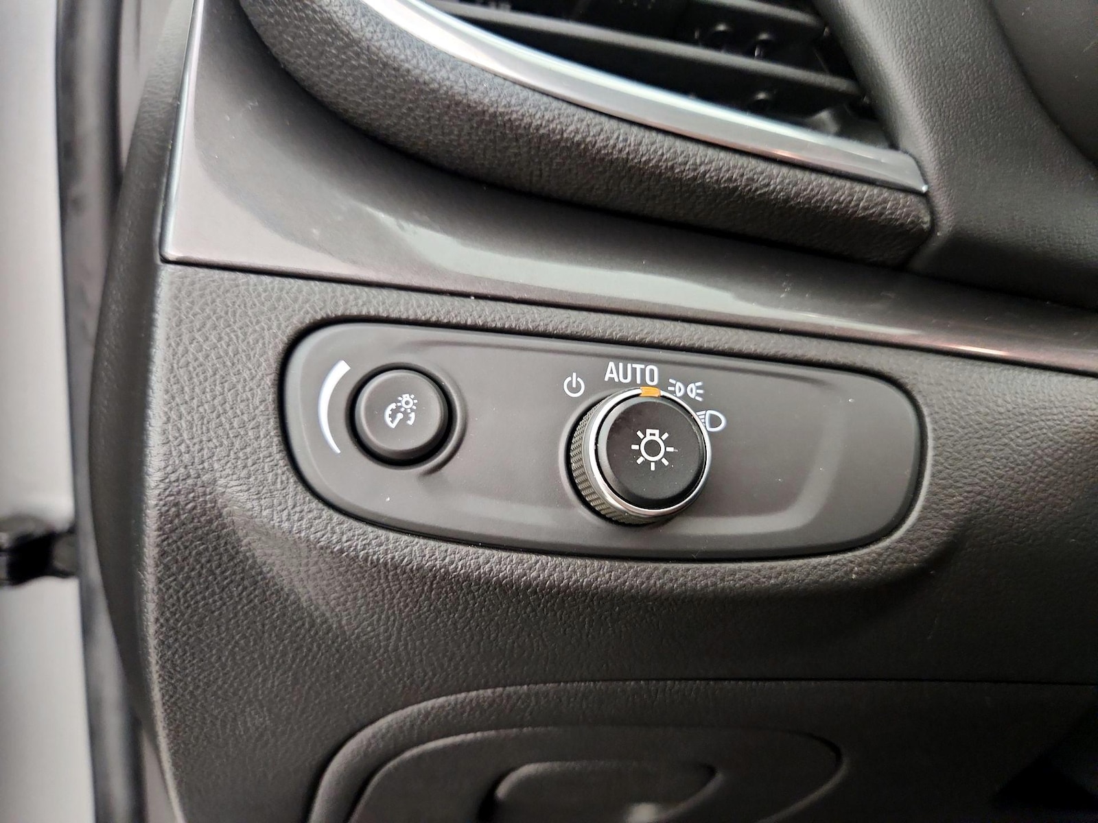 2018 Buick Encore Preferred - Photo 14
