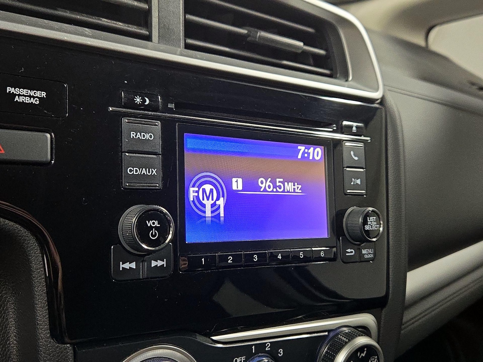 2016 Honda Fit LX - Photo 16