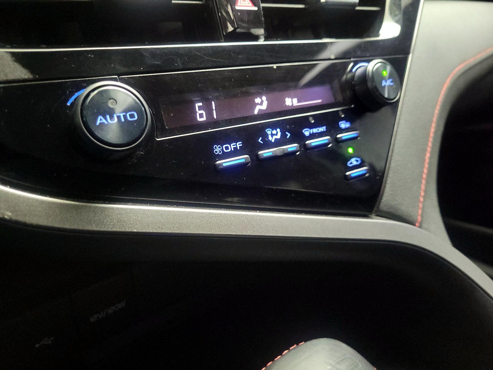 2022 Toyota Camry TRD - Photo 17