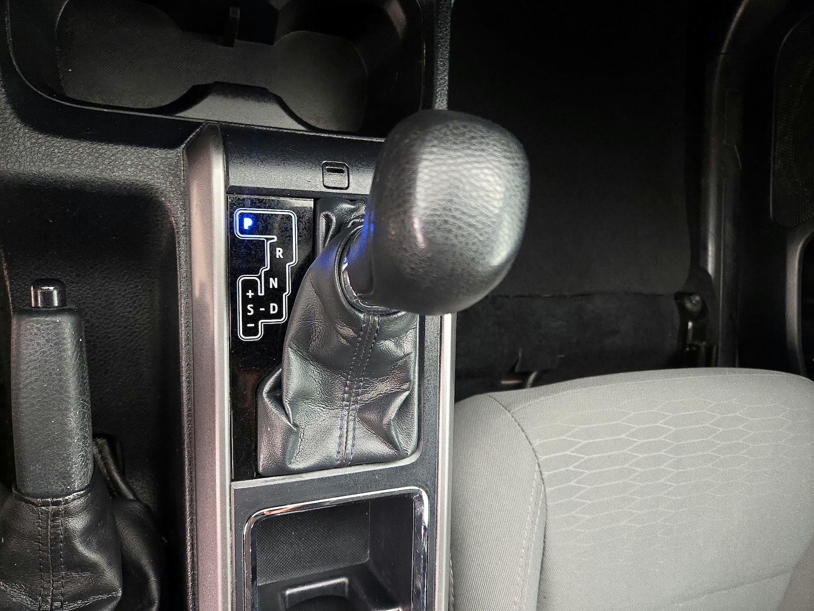 2019 Toyota Tacoma SR5 - Photo 18