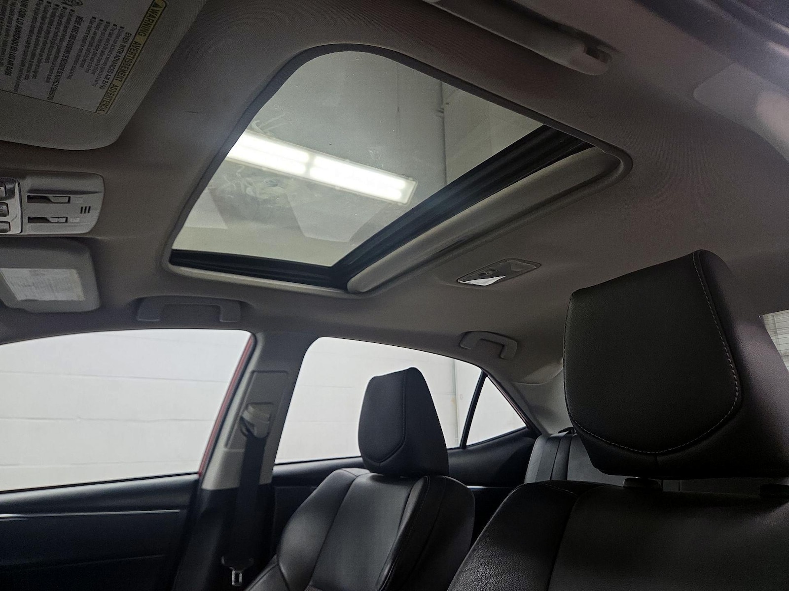 Sunroof(s) & Overhead Airbags