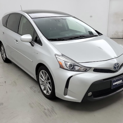 2016 Toyota Prius v Four