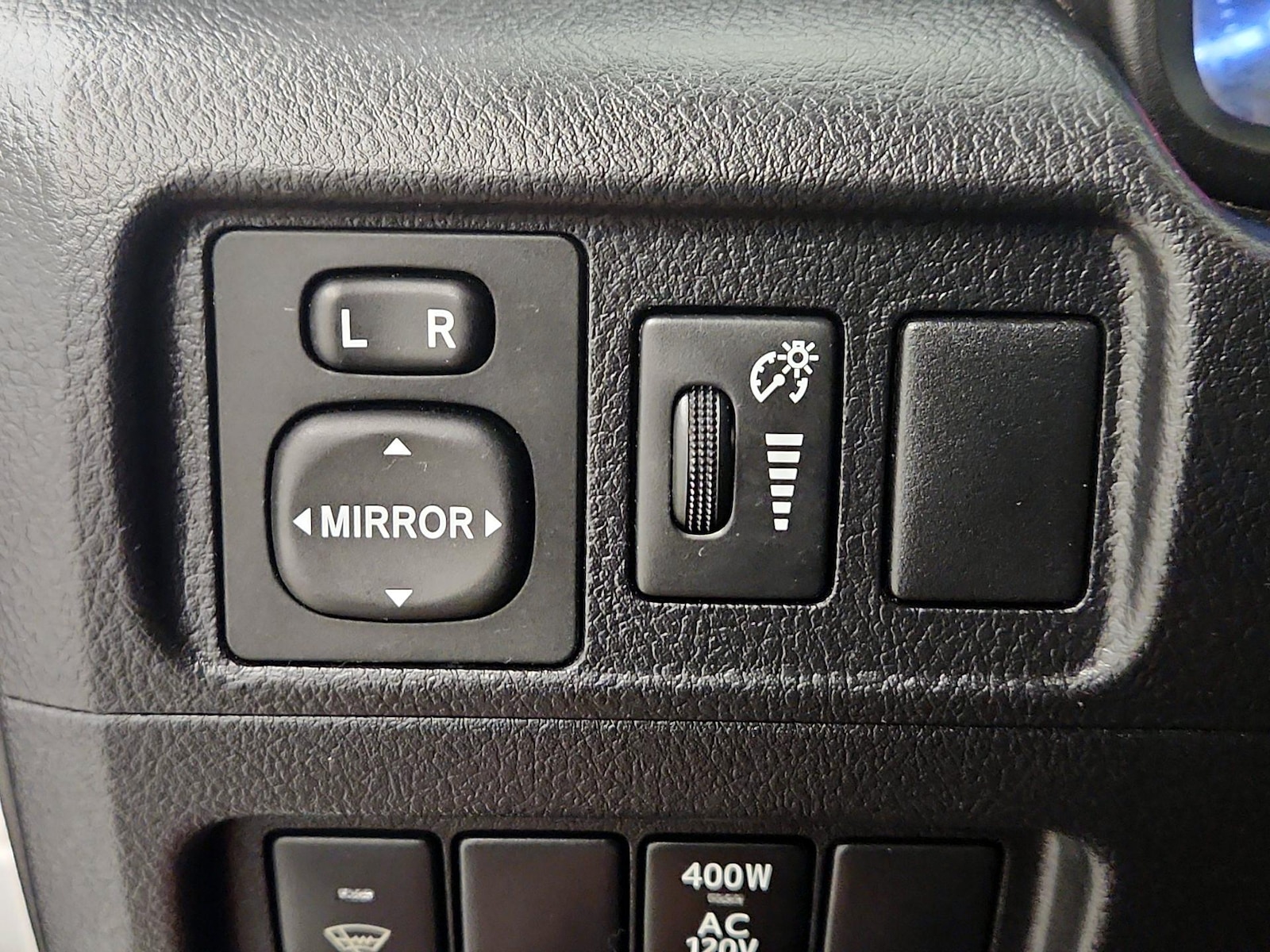 2016 Toyota 4Runner SR5 - Photo 14