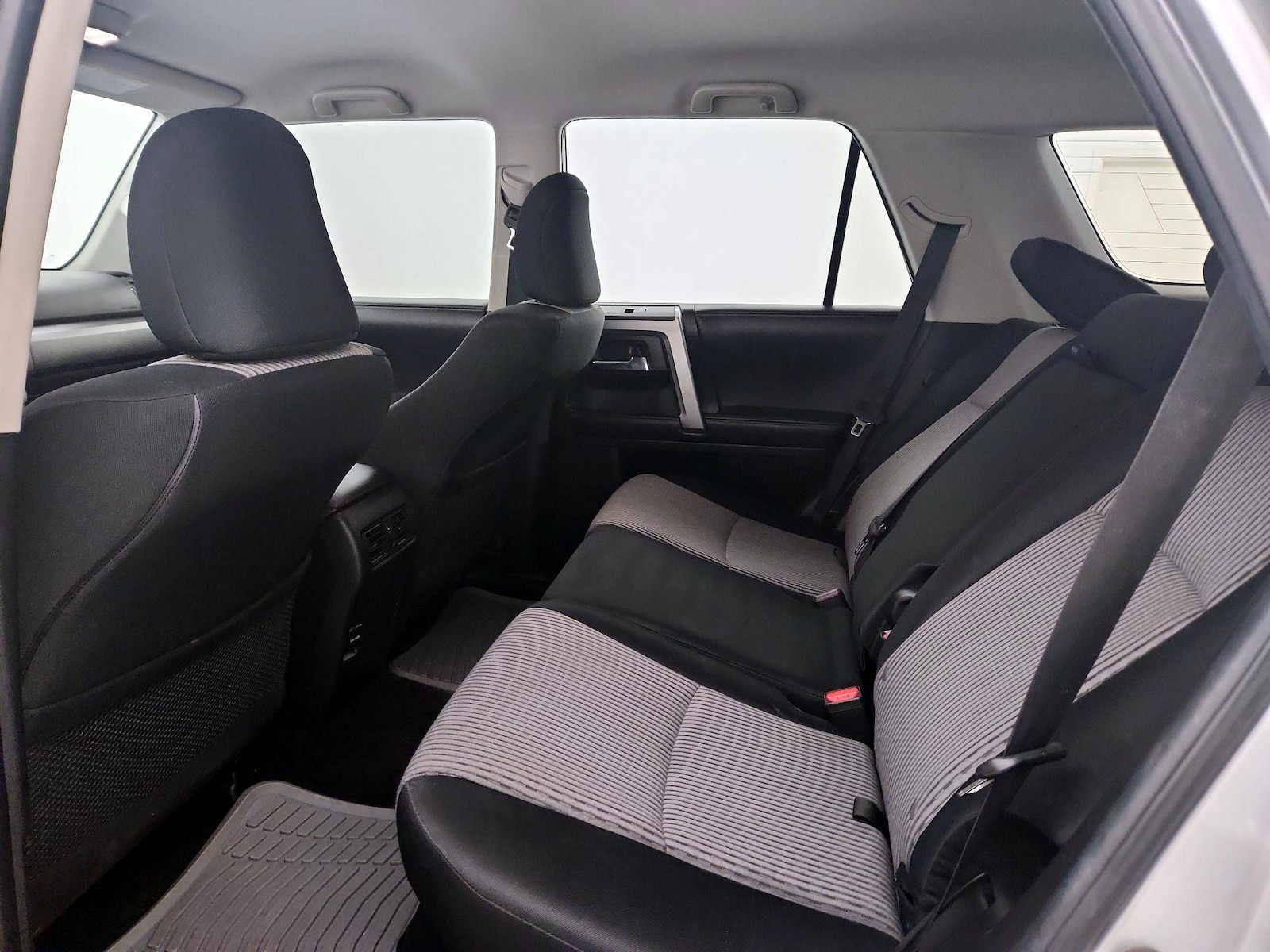 2016 Toyota 4Runner SR5 - Photo 20