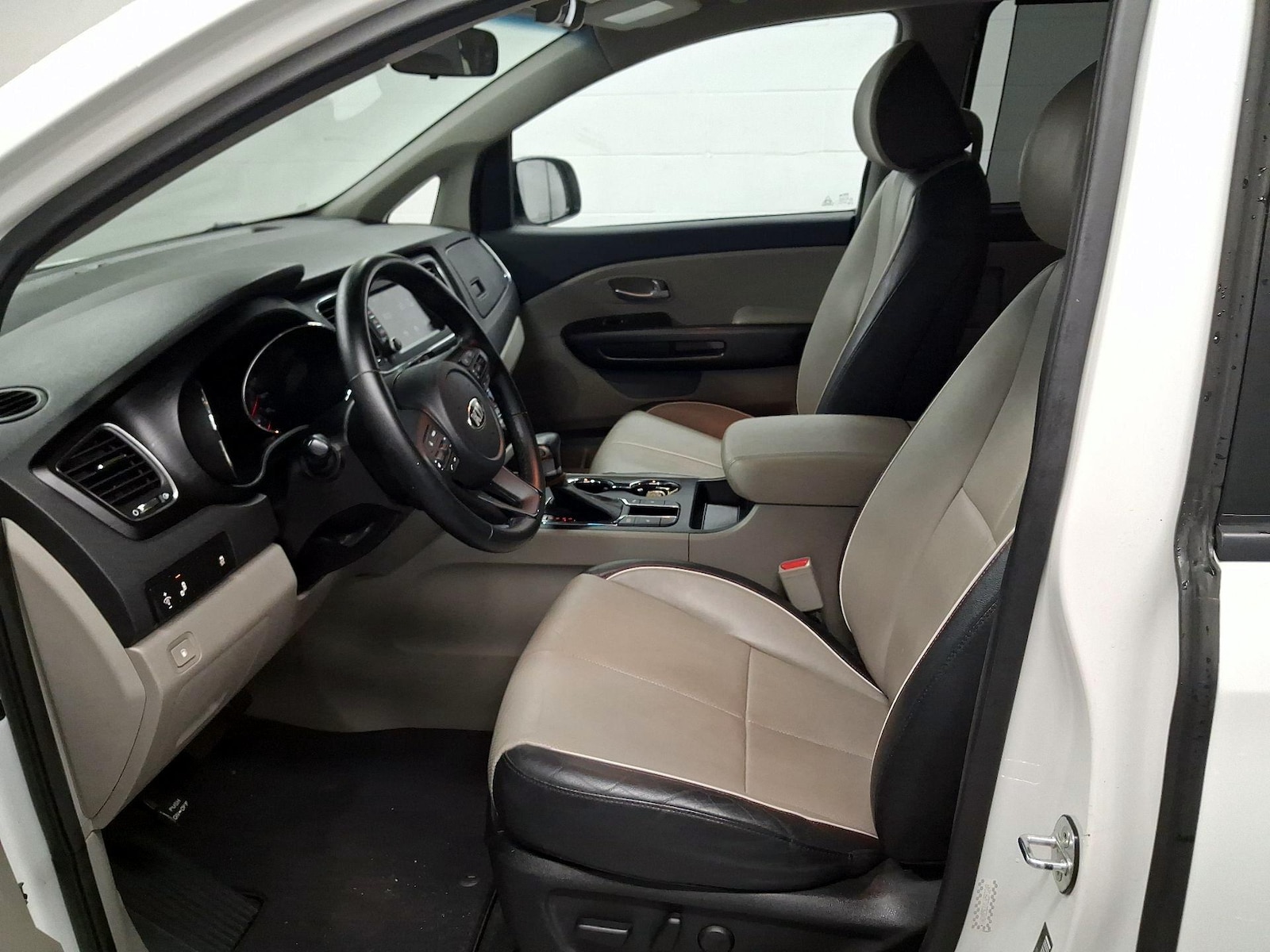 2020 Kia Sedona EX - Photo 12