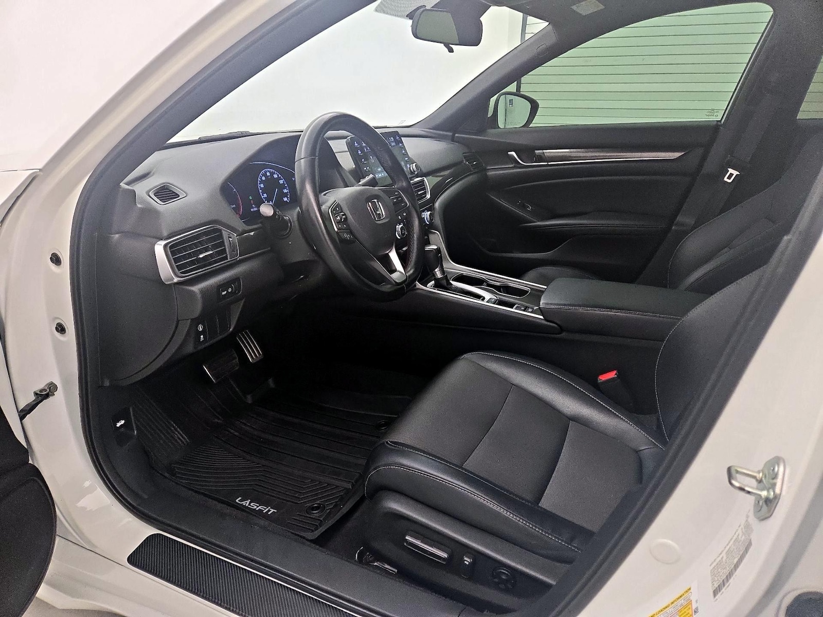 Power Seat(s) & Side Airbags