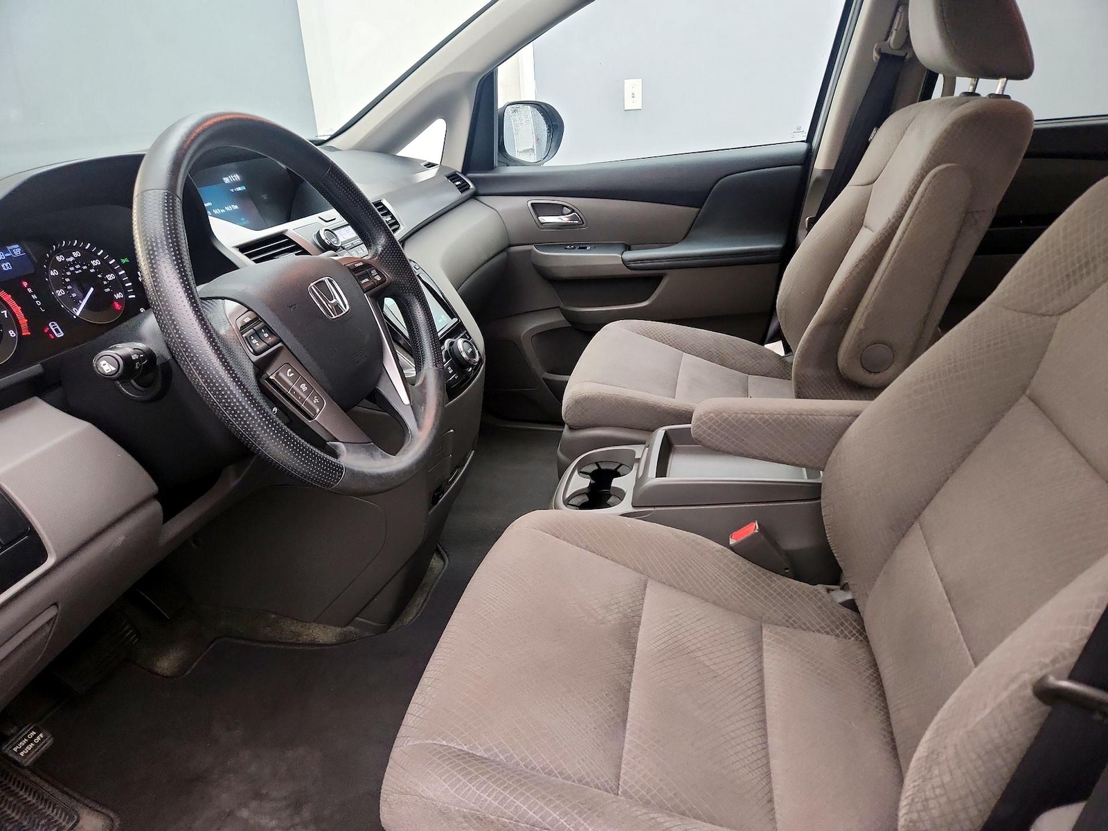 Power Seat(s) & Side Airbags