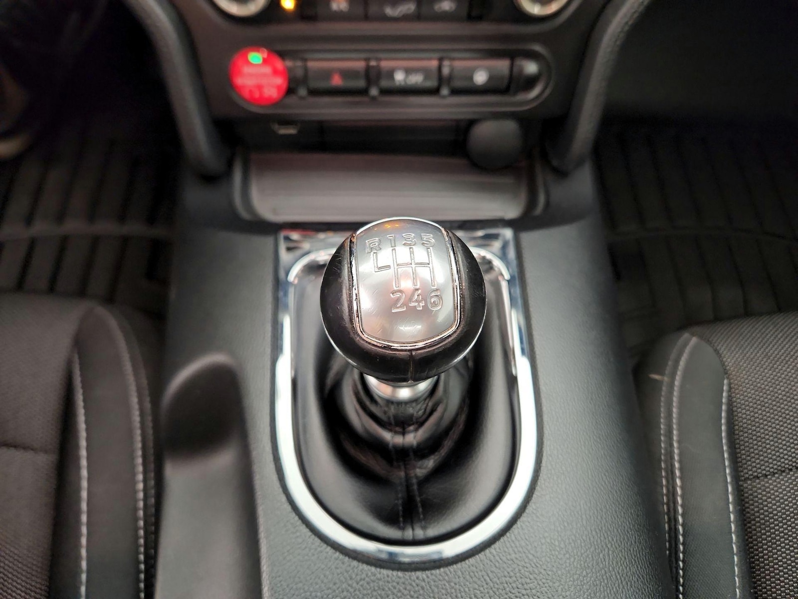 2016 Ford Mustang V6 - Photo 19