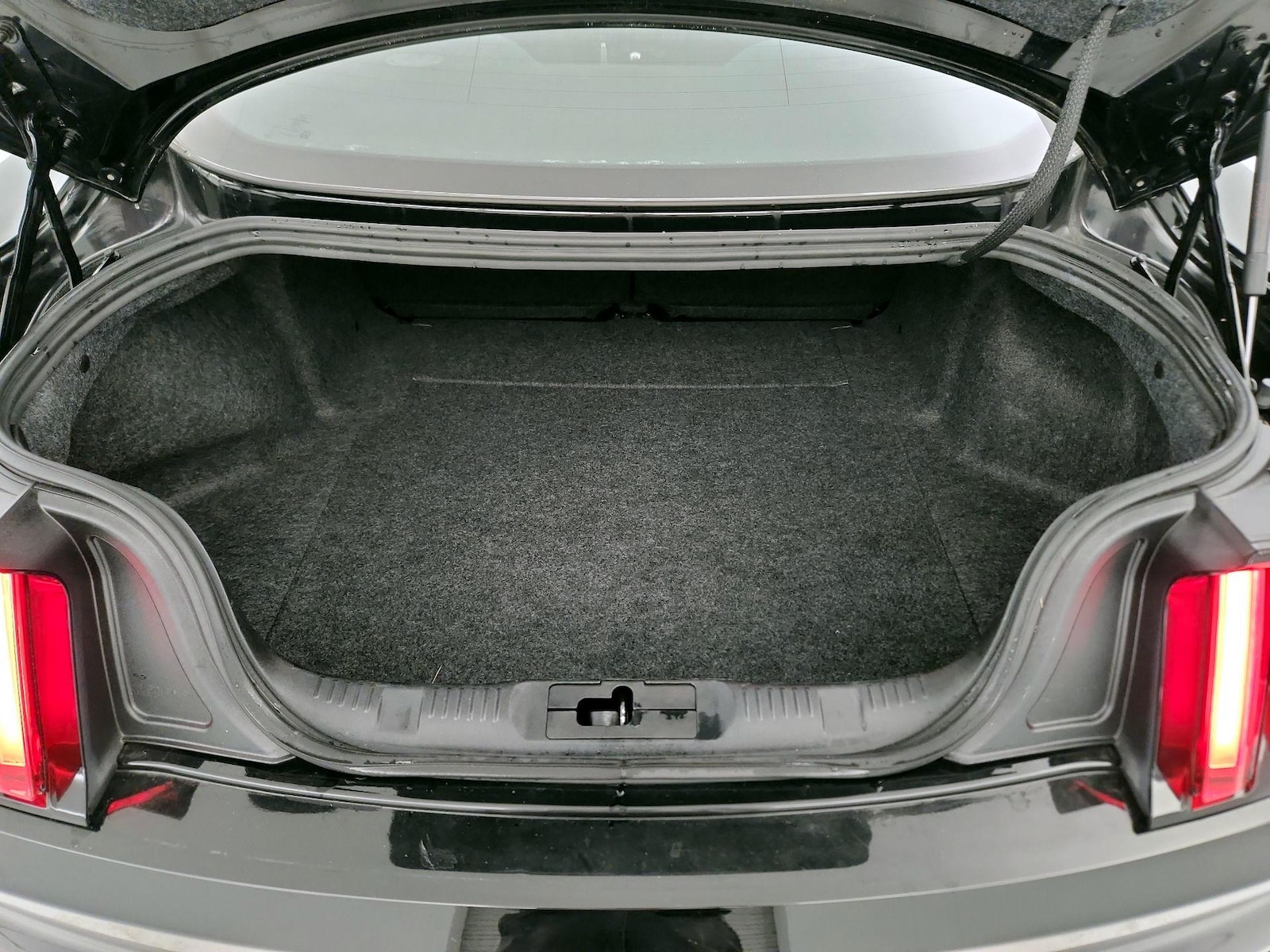2016 Ford Mustang V6 - Photo 21
