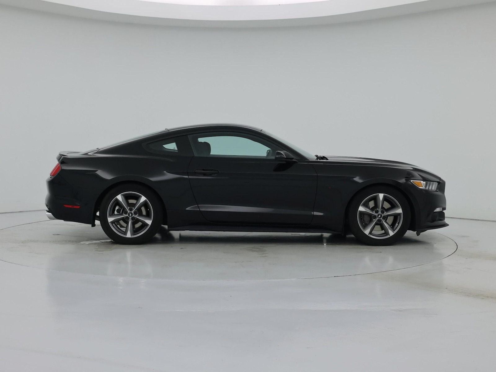 2016 Ford Mustang V6 - Photo 8