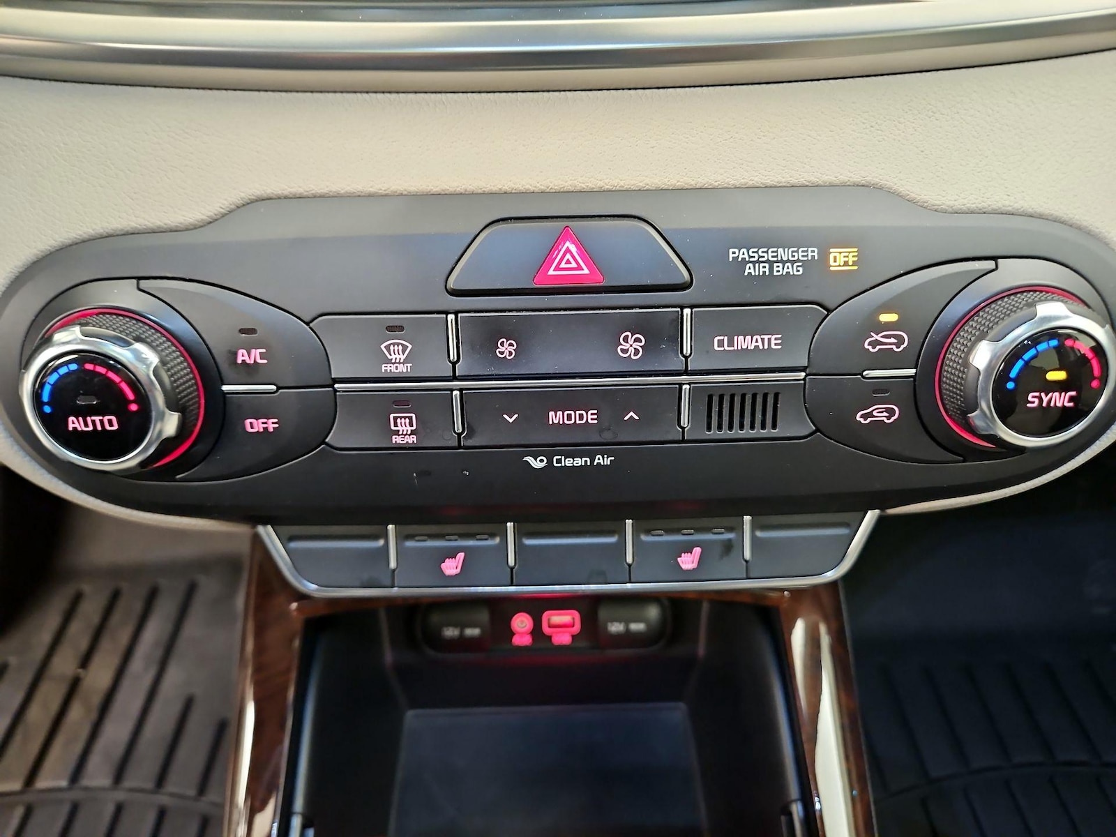 2017 Kia Sorento EX - Photo 17