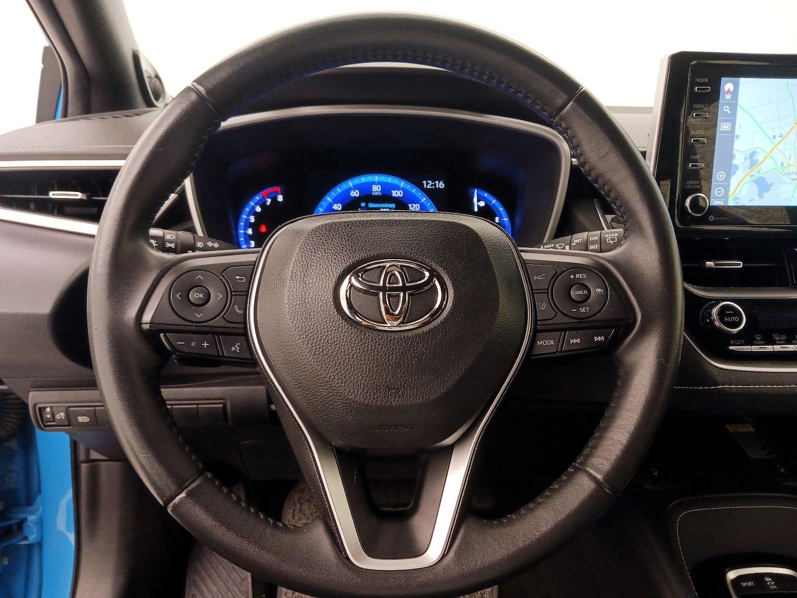 2022 Toyota Corolla Hatchback XSE - Photo 11
