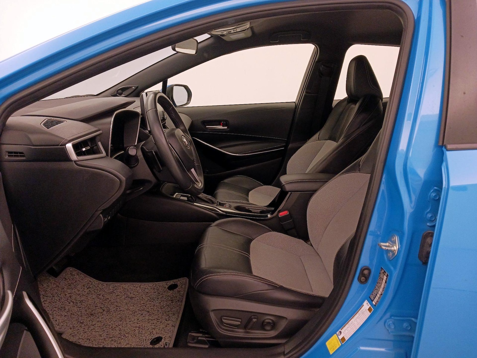 2022 Toyota Corolla Hatchback XSE - Photo 12