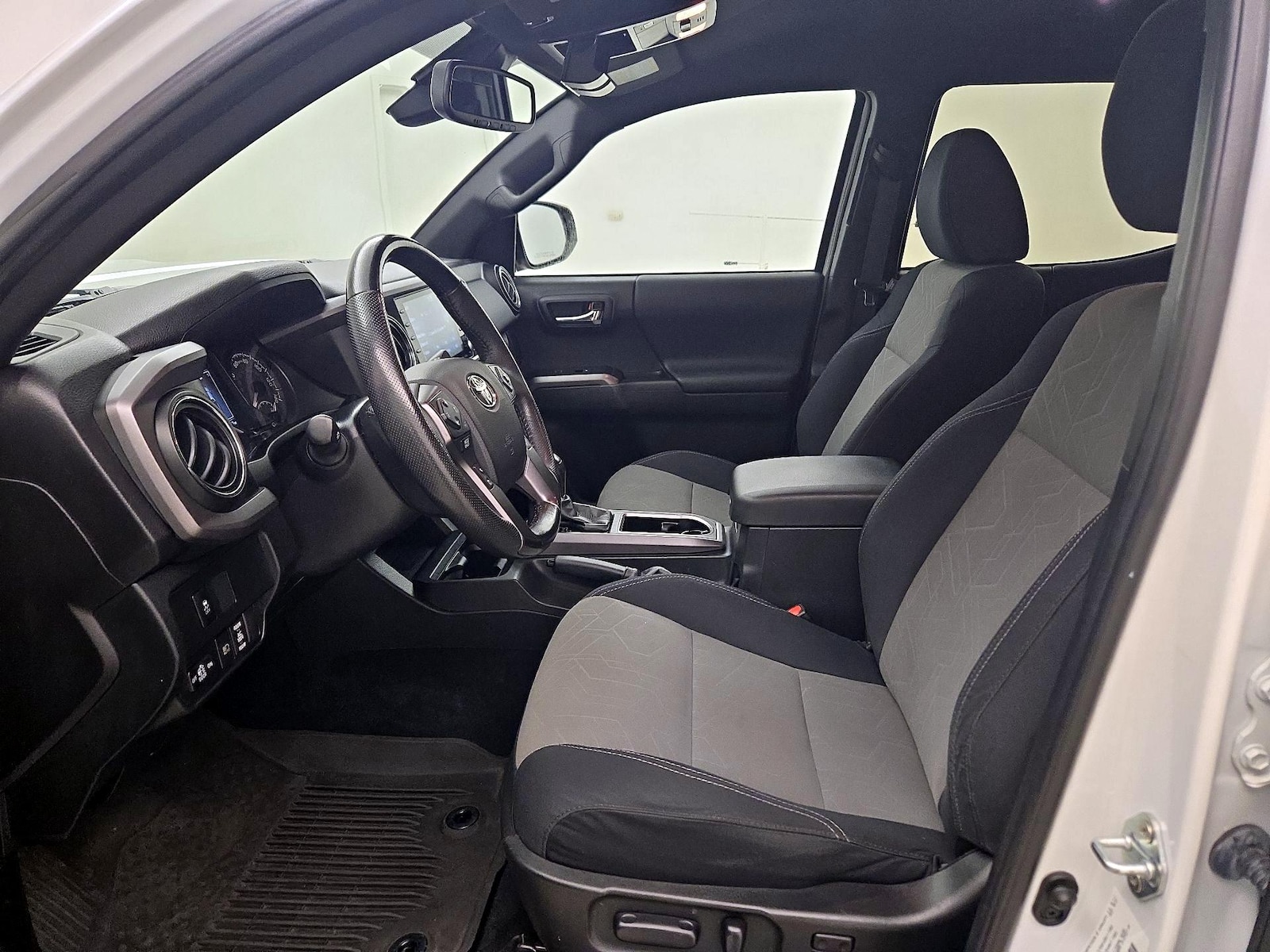 Power Seat(s) & Side Airbags