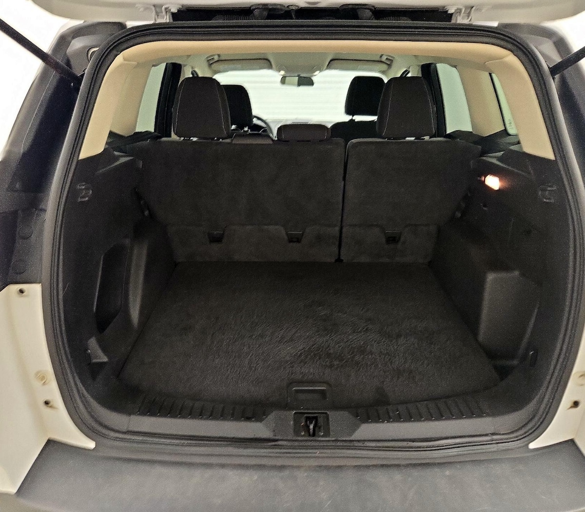 Trunk/Cargo (Seats Up)