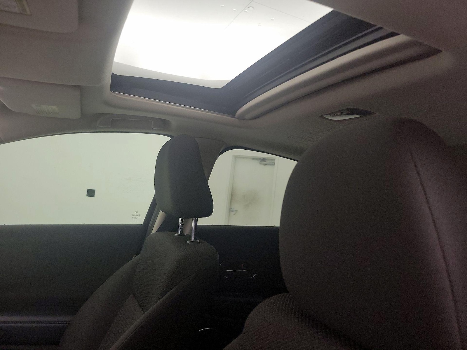 Sunroof(s) & Overhead Airbags