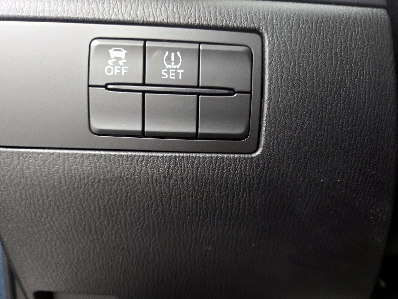 2015 Mazda MAZDA3 i Sport - Photo 14