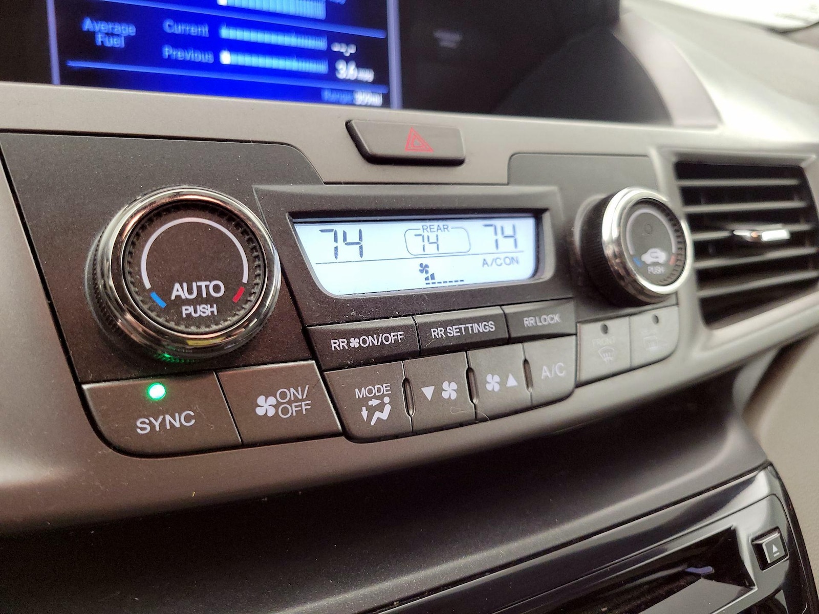 2016 Honda Odyssey SE - Photo 17