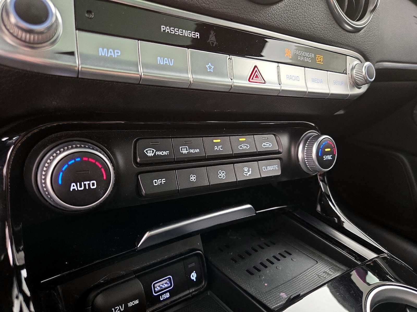 2022 Kia Stinger GT-Line - Photo 18
