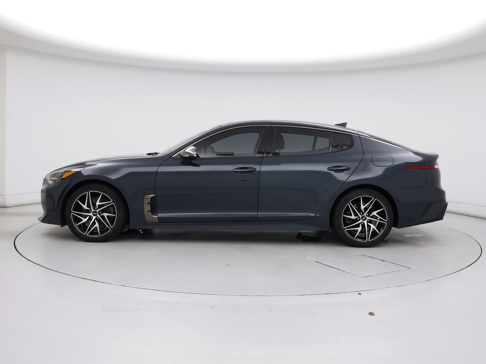 2022 Kia Stinger GT-Line - Photo 4