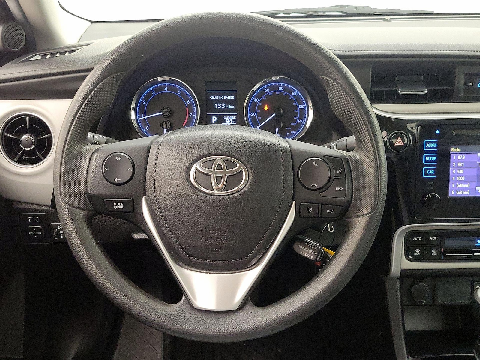 2019 Toyota Corolla LE - Photo 11
