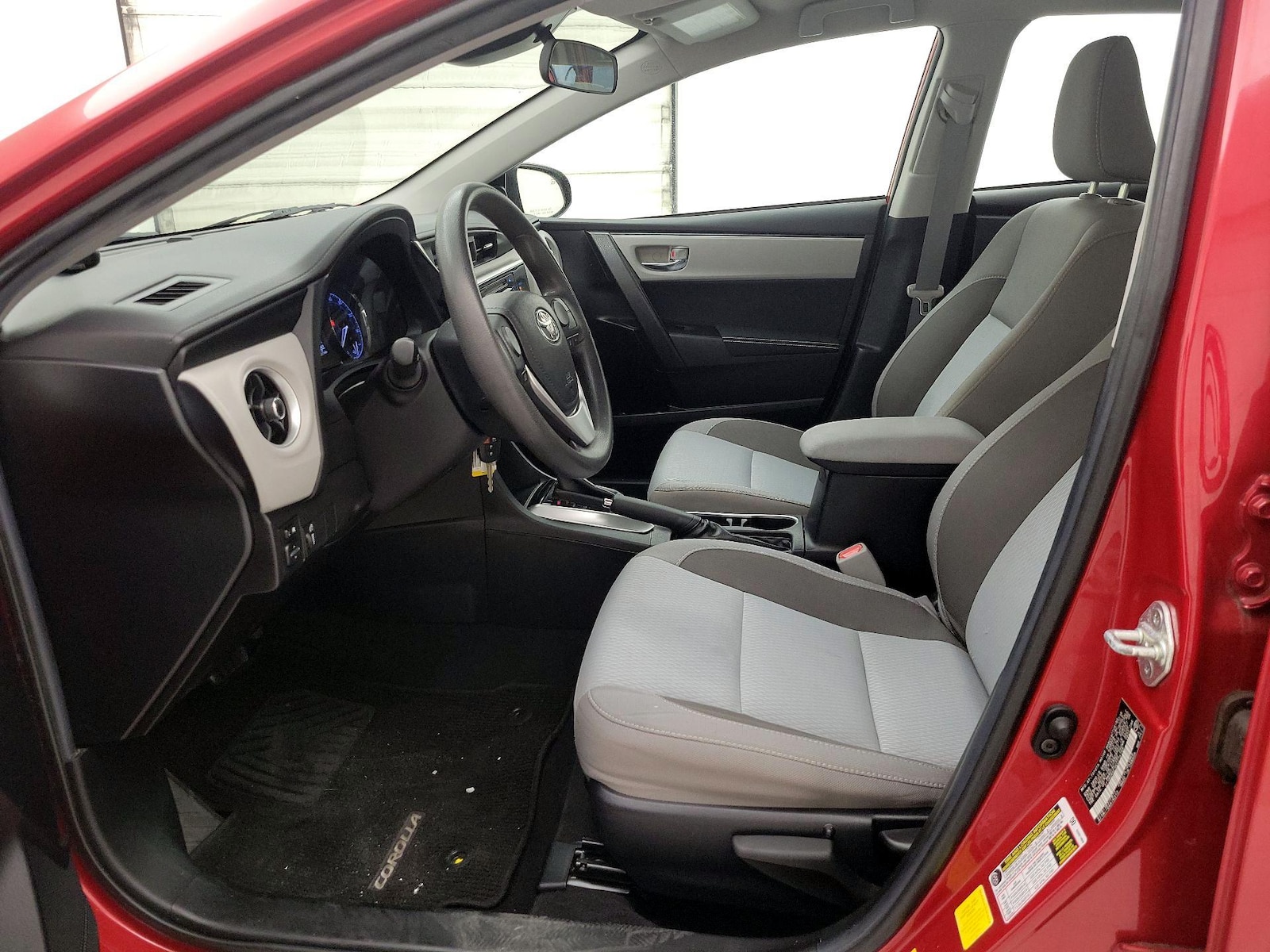 2019 Toyota Corolla LE - Photo 12