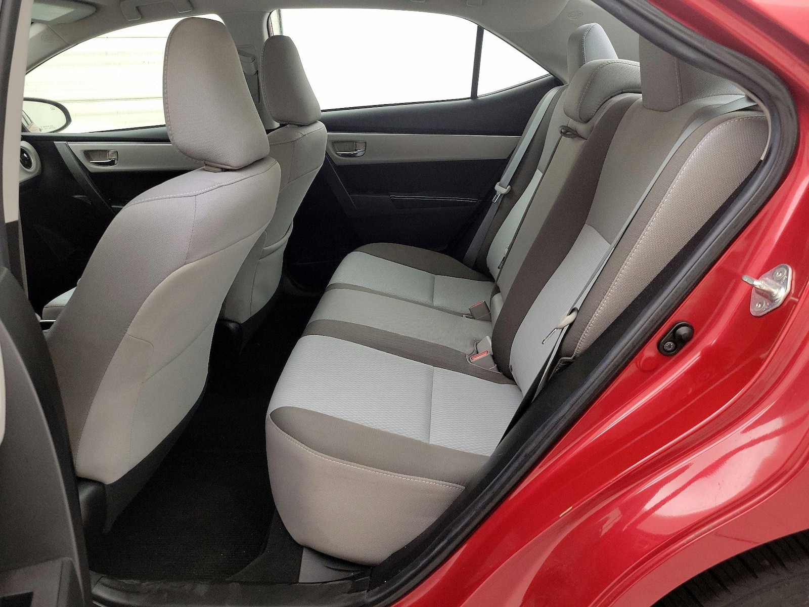 2019 Toyota Corolla LE - Photo 20