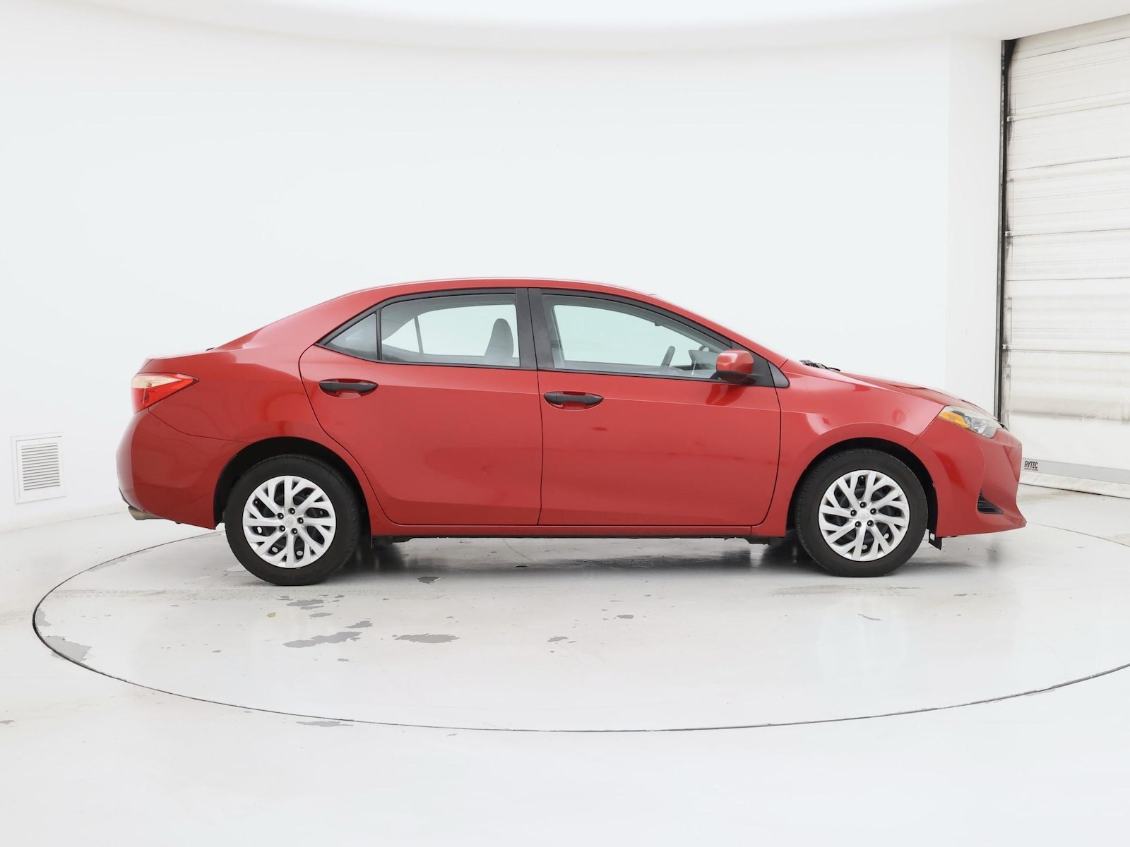 2019 Toyota Corolla LE - Photo 8