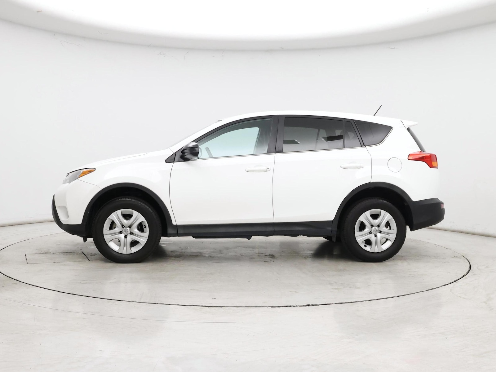 2014 Toyota RAV4 LE - Photo 4