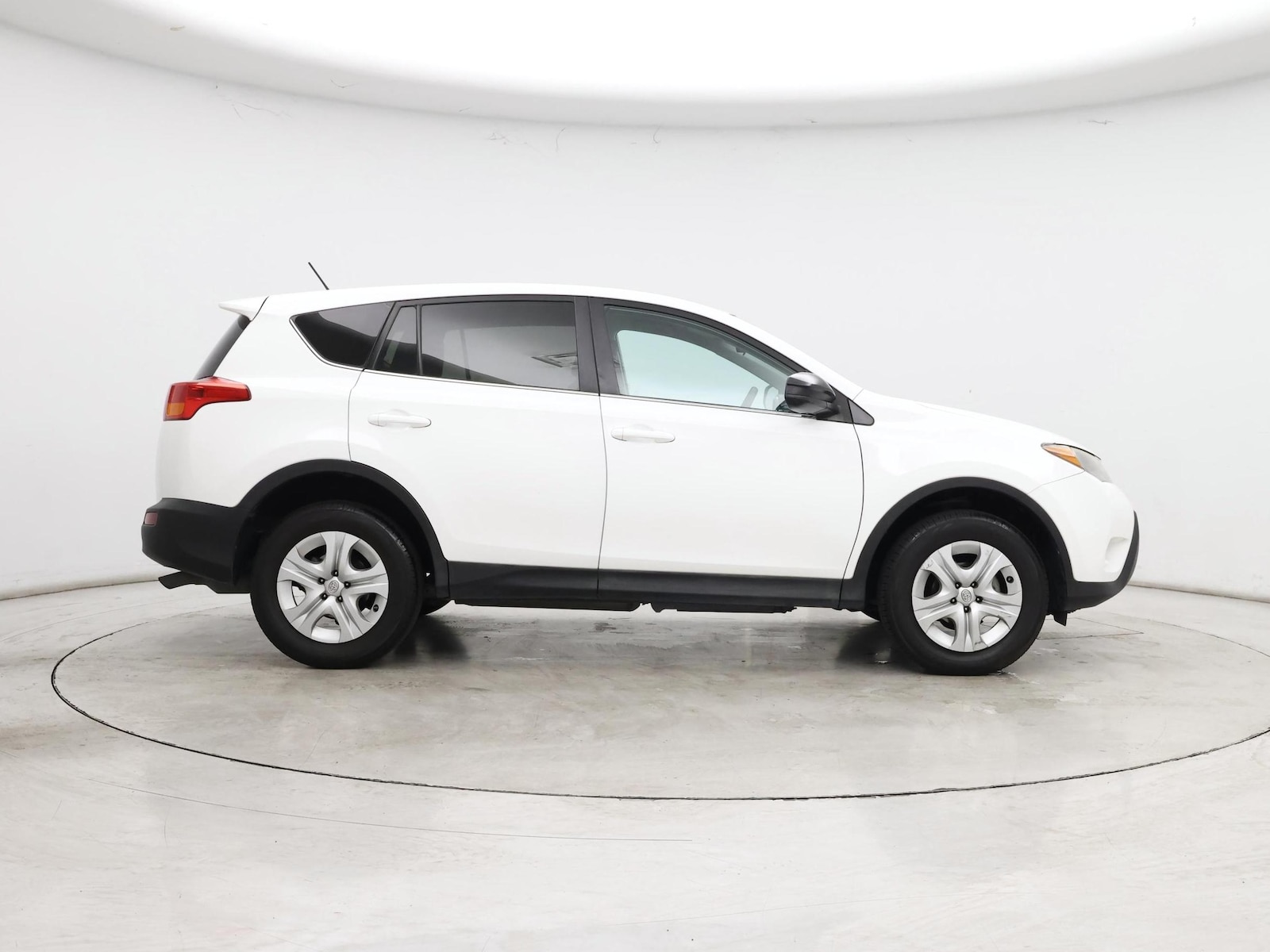 2014 Toyota RAV4 LE - Photo 8