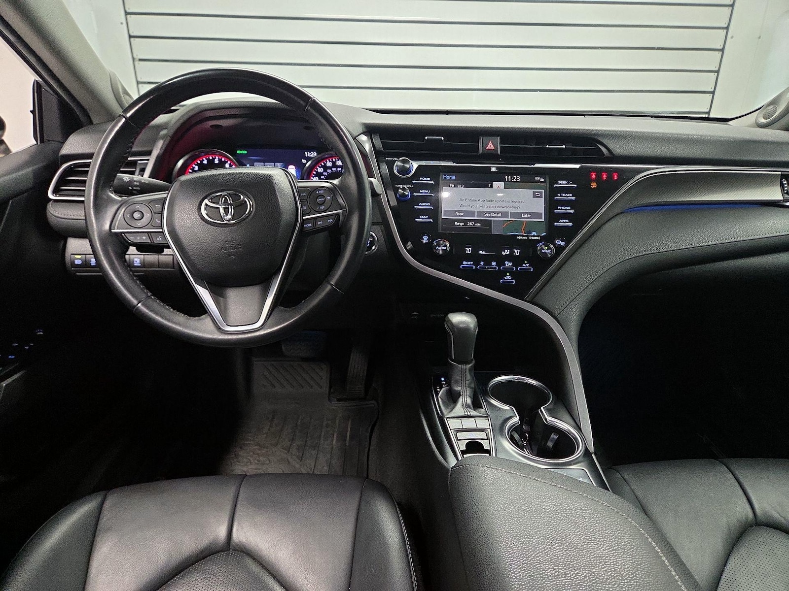 2019 Toyota Camry XSE - Photo 10