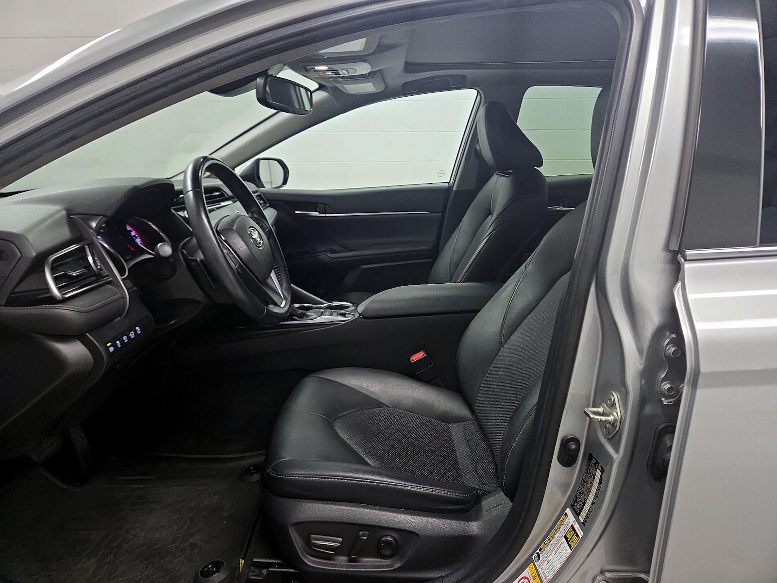 2019 Toyota Camry XSE - Photo 12