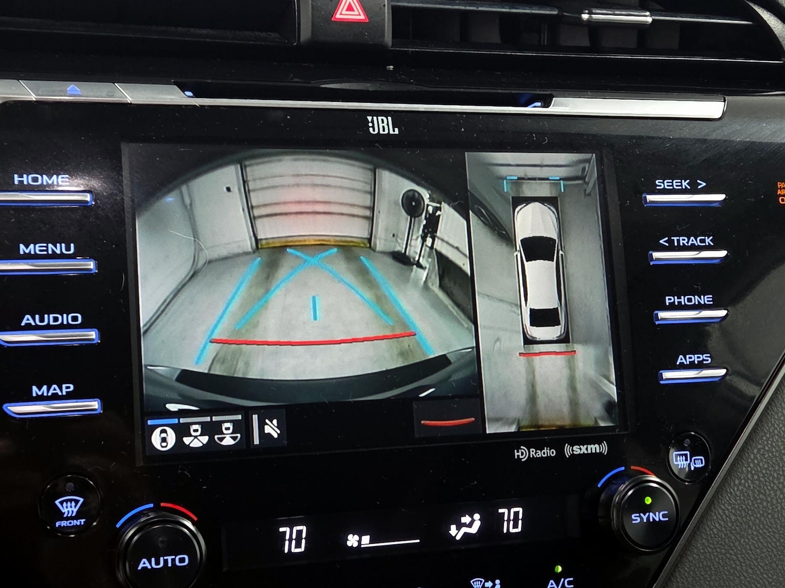 2019 Toyota Camry XSE - Photo 14