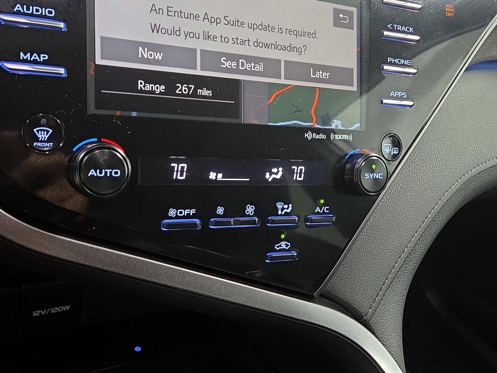 2019 Toyota Camry XSE - Photo 16