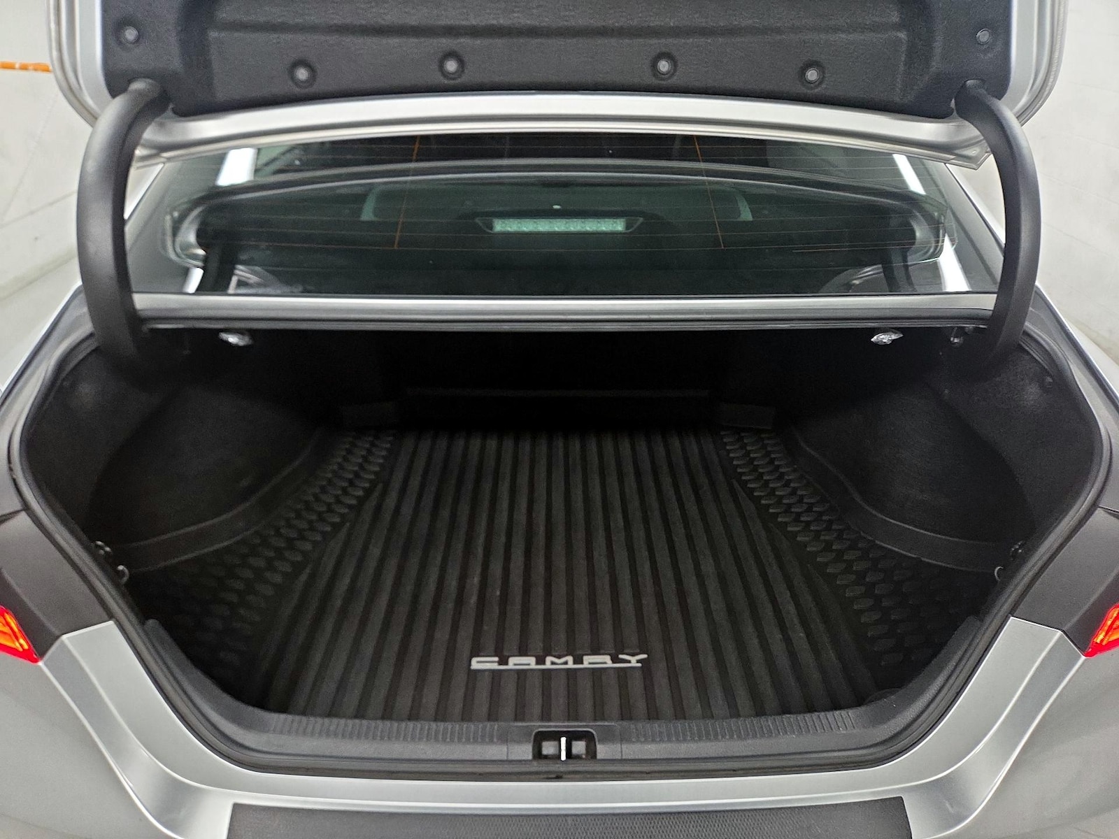2019 Toyota Camry XSE - Photo 19