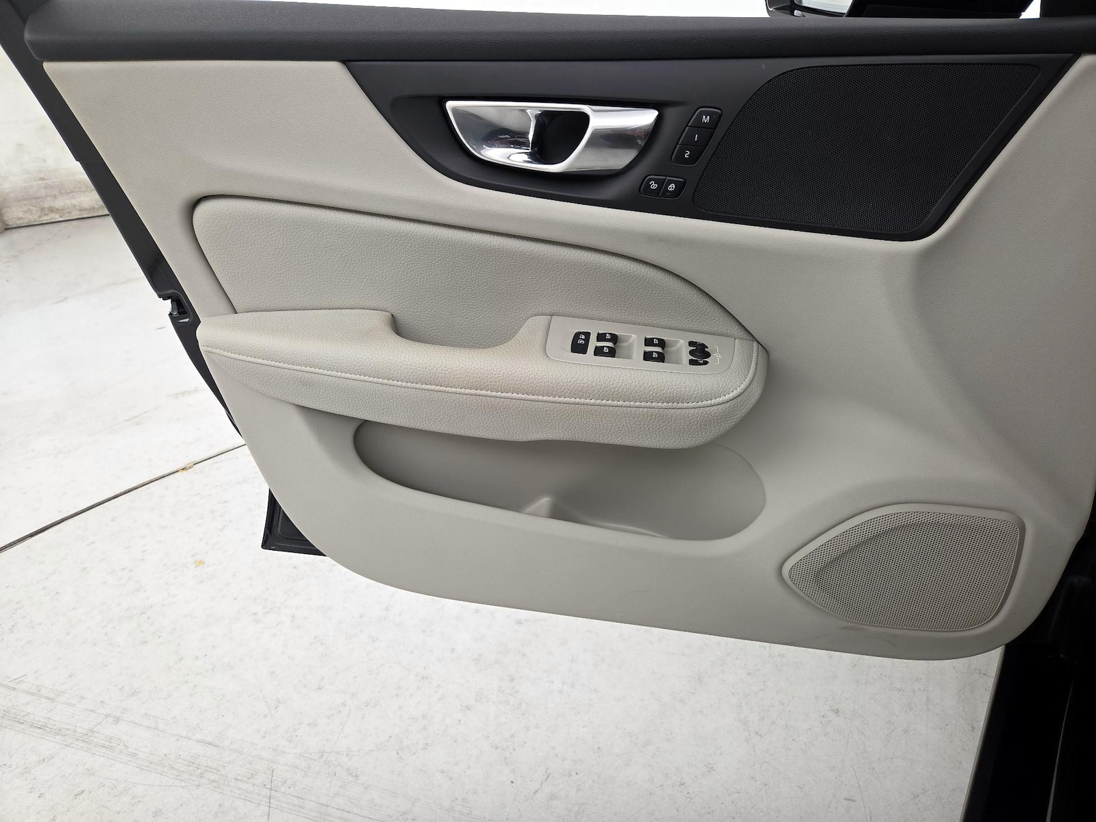 2022 Volvo S60 Momentum - Photo 13