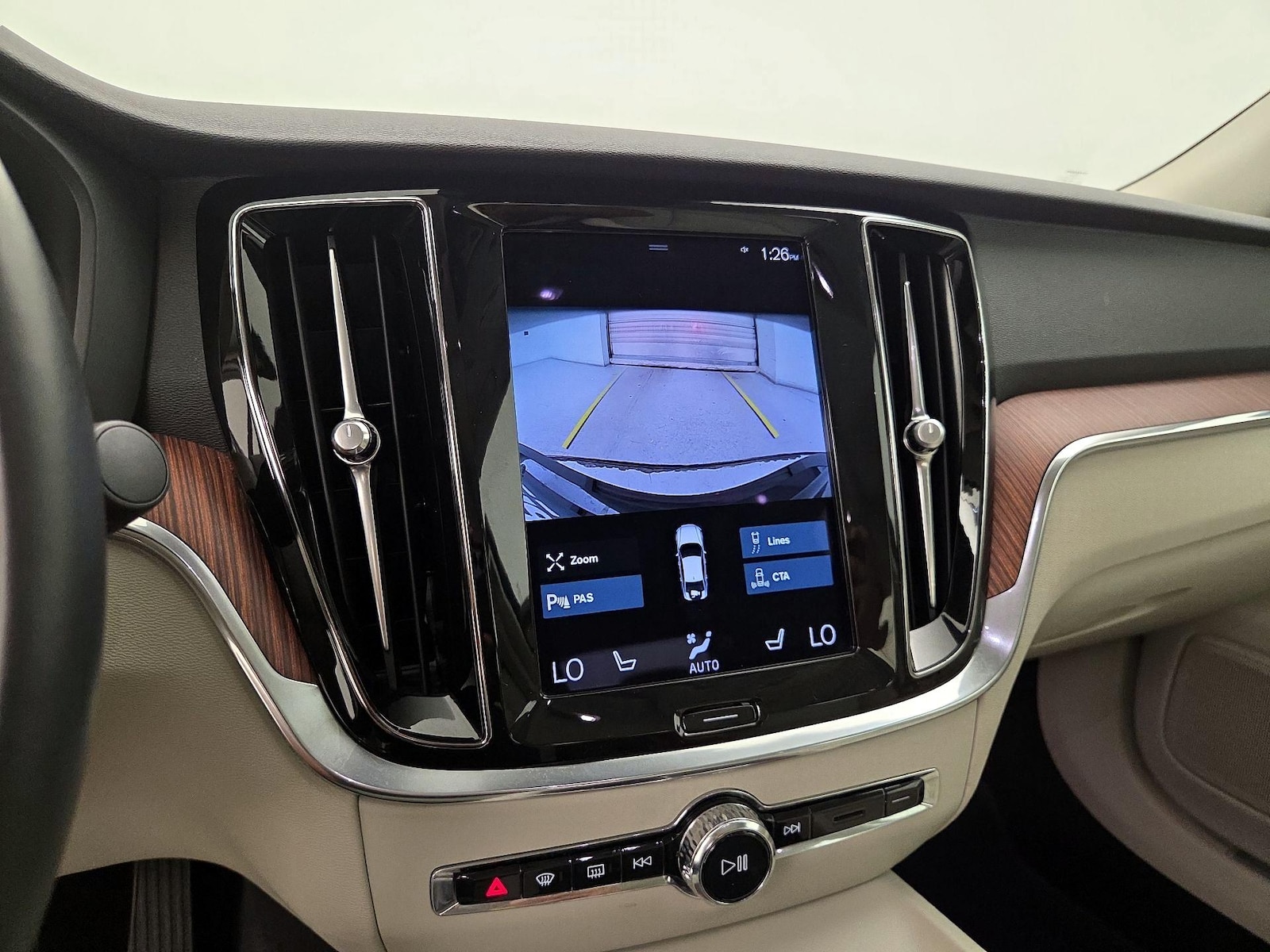 2022 Volvo S60 Momentum - Photo 16
