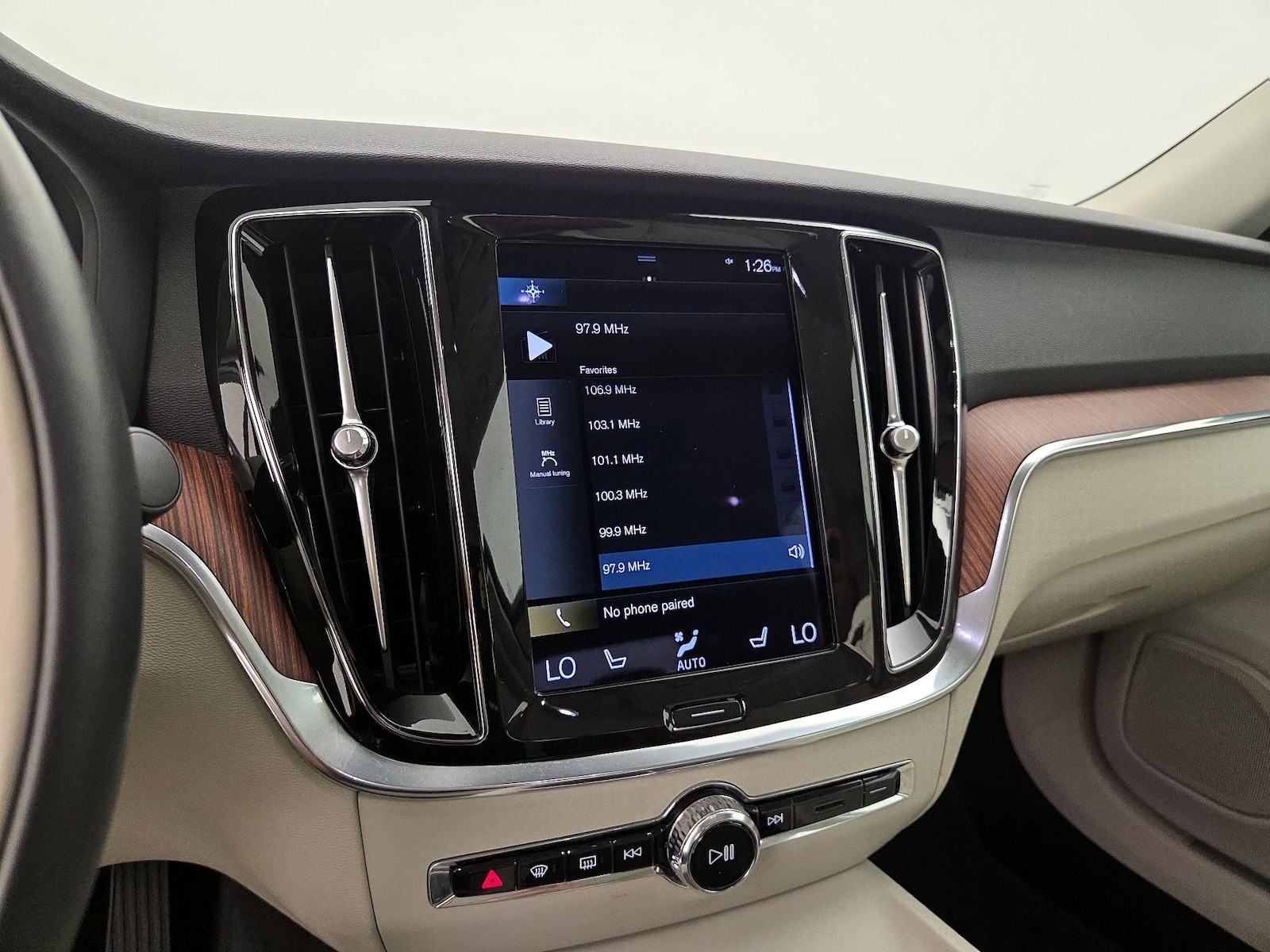 2022 Volvo S60 Momentum - Photo 17