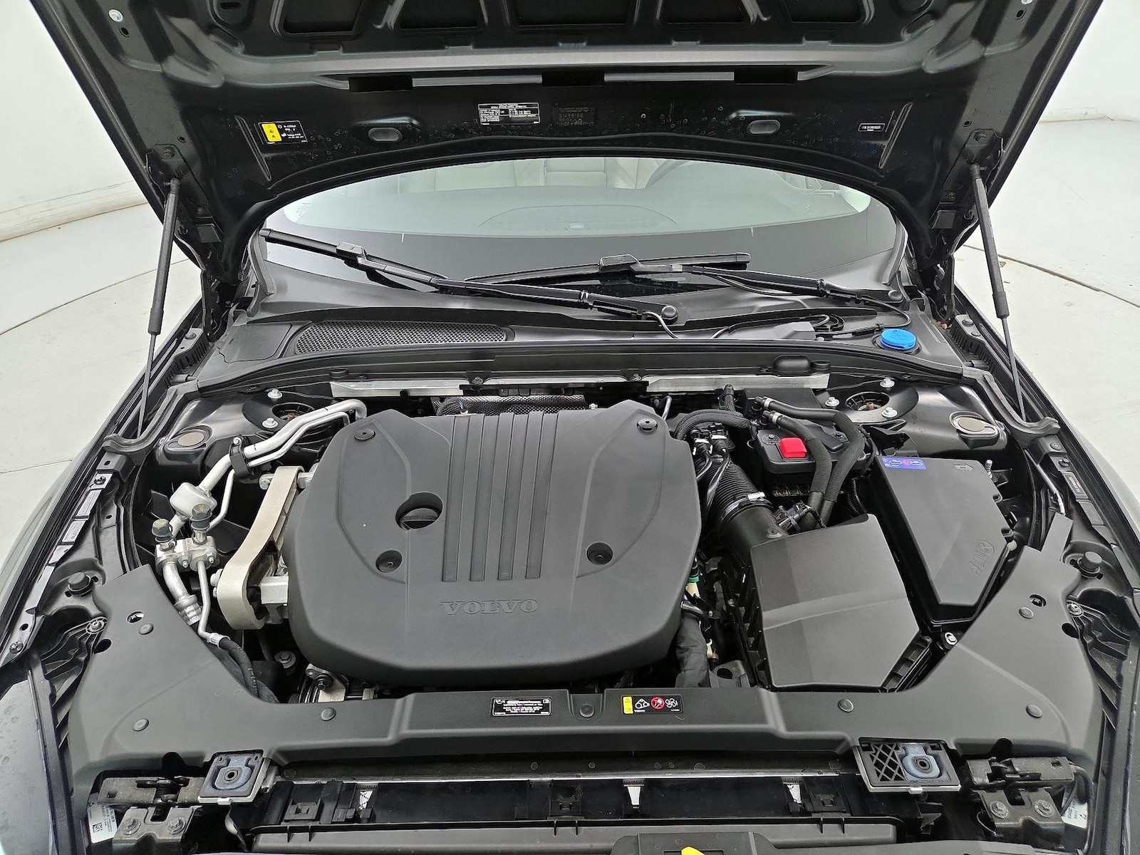 2022 Volvo S60 Momentum - Photo 24