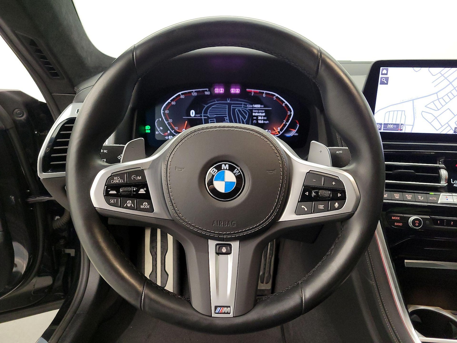 2025 BMW 8 Series 840i - Photo 11