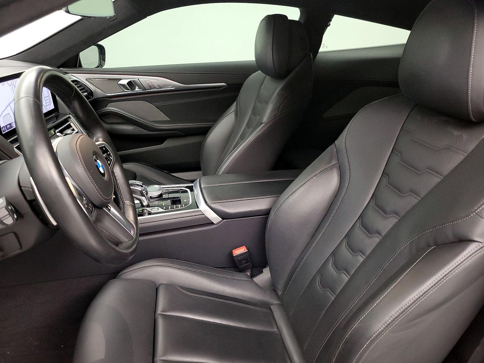 2025 BMW 8 Series 840i - Photo 12