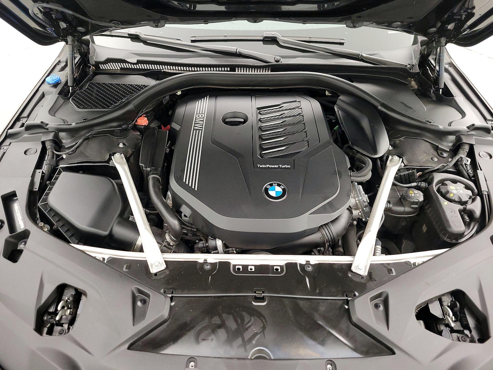 2025 BMW 8 Series 840i - Photo 23