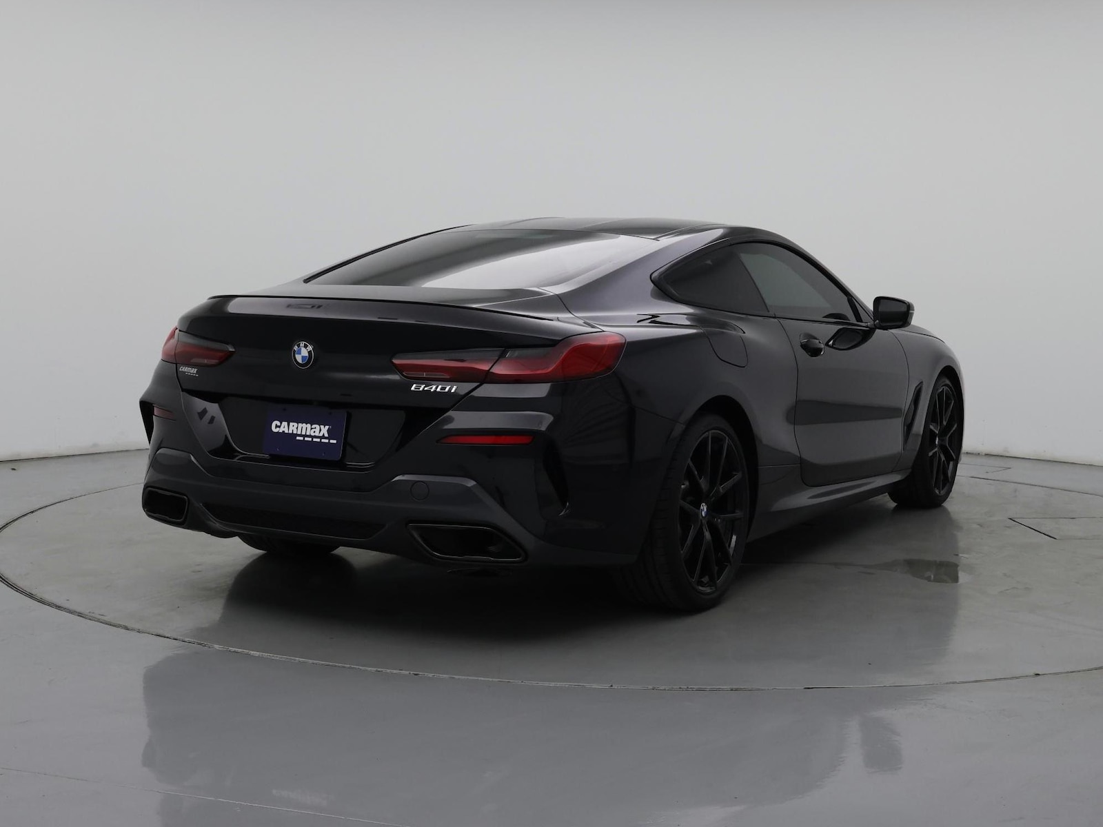 2025 BMW 8 Series 840i - Photo 9